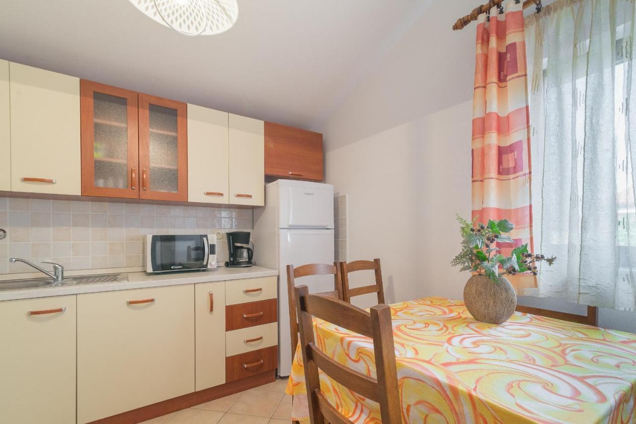 Apartments Puskaric Vir Eksteriør bilde